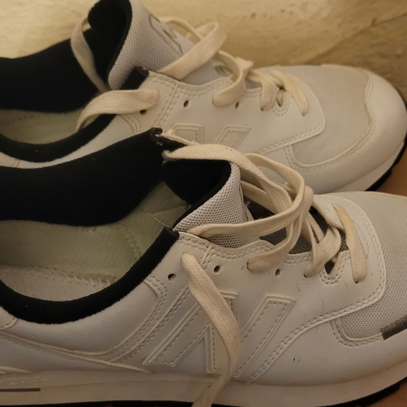 New balance - Picture 5 of 5